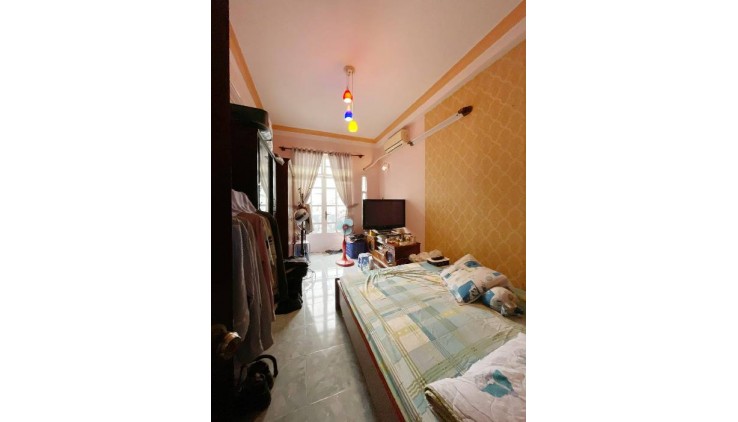 Mặt tiền chợ Hoàng Minh Đạo 7x15 nở hậu 4 tầng đúc chỉ 35 tỷ
